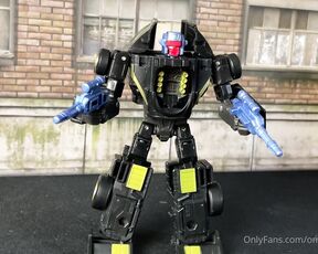 Danni Dolphin aka Omgdannidolphin OnlyFans - Shattered Glass Ultra Magnus and more robots