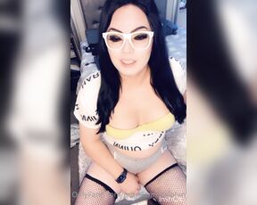 Danni Dolphin aka Omgdannidolphin OnlyFans - Nerdy Girl Cock