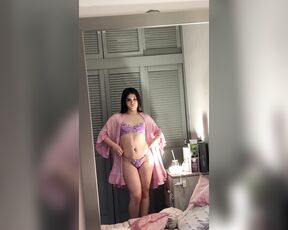 Elvira aka Elvirarelv OnlyFans - Despdanse de este fondo, ya tendremos ms espacio para hacer fotitos y contenido 9