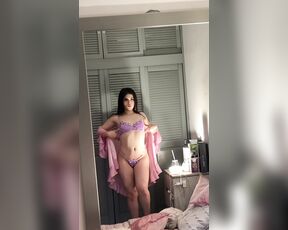 Elvira aka Elvirarelv OnlyFans - Despdanse de este fondo, ya tendremos ms espacio para hacer fotitos y contenido 9