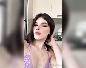 Elvira aka Elvirarelv OnlyFans - Qu haras si me ves as lavando los trastes