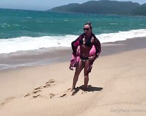 Camilli Andrade aka camilliandrade OnlyFans - Would someone have sex with me on the beach Algum transaria comigo na praia