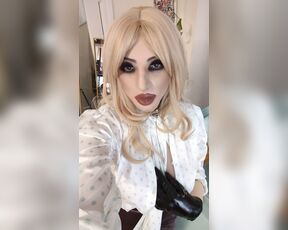 Kinky Bella Hart aka kinkybellahart OnlyFans - Can you imagine being with a girl who looks and feels like a sex doll