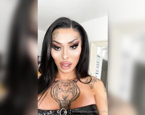 Mia Maffia aka mia_maffia OnlyFans - Do you like my body