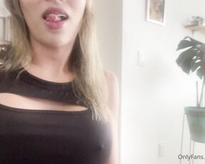 Lizzy Laynez aka lizzylaynez OnlyFans - La mejor manera de empezar la maana es tomar un rico caf  Y recibir