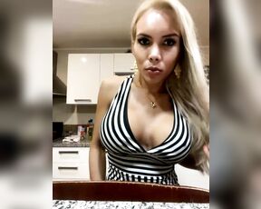 Lizzy Laynez aka lizzylaynez OnlyFans Video 3429