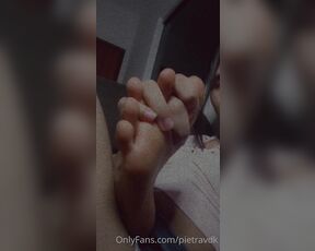 Pietravdk aka pietravdk OnlyFans - Lick my pretty feet