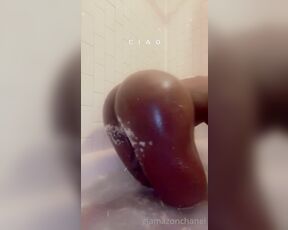 TS Glamazon aka hungxhottie OnlyFans - Come & hit this ass fresh out the tub