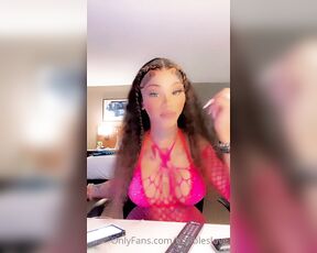 Ziyah Bonds aka bubbleslove OnlyFans - I might smash on a N with my bad ass