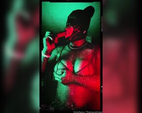 Thotiana Vixen aka thotianavixen OnlyFans - Swipe Im a Human Glory Hole