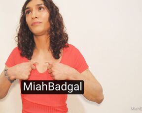 Miah Badgal aka miahbadgal OnlyFans - I have soo much to say Can I talk to you all as well Do you