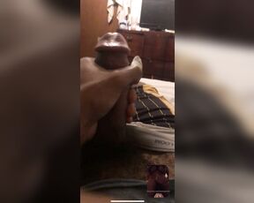 Lisastayhard aka lisastayhard OnlyFans - Lisa On facetime helping niggas bust nuts before they go to work!!!