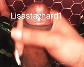 Lisastayhard aka lisastayhard OnlyFans - Had to bust a nut and my sister bathroom I think her boyfriend