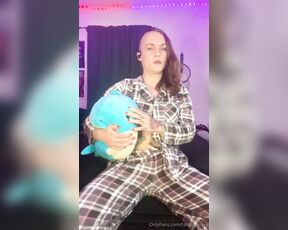 Mary Maxx aka tsmarymaxx OnlyFans - Cock Momma is so sleepy! And my Girl Dick is just soooooo pent up when