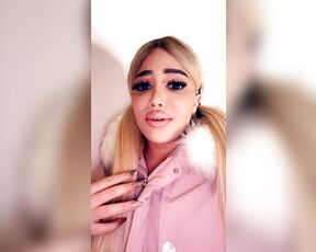 Andrea Anaconda aka andreaanaconda OnlyFans Video - Came in from the cold  had to warm up