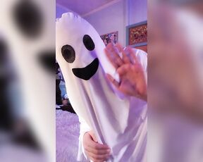 Succuboi aka basedsuccuboi OnlyFans Video - Im a spooky ghost for Halloween  Would you fill my basket