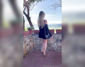 Ana Mancini aka anamancini OnlyFans Video - Fun and naughty in San Gimignano