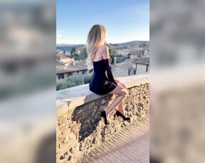 Ana Mancini aka anamancini OnlyFans Video - Fun and naughty in San Gimignano