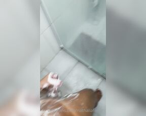 Nathália Fontes aka nathaliafontes OnlyFans Video - Wanted a helping hand to help me in the bath Queria uma mão amiga pra me