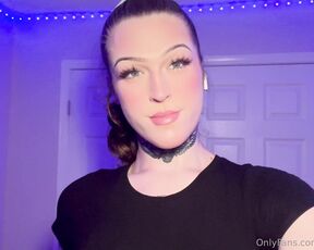 TS Violet aka tsviolethaze OnlyFans Video - If were out on a date and notice my bulge in my leggings what would you