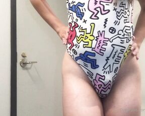 Jessy Bells aka jessybellyana OnlyFans Video - Swimsuit dildoing my pussy