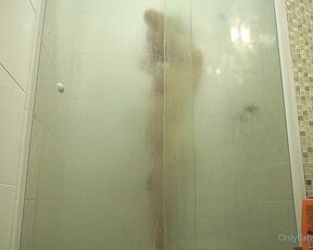 TS Altbonny aka altbonny OnlyFans Video - taking a good shower