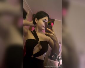 TS Danitza aka danitatrans OnlyFans Video - Haciendo unos videitos antes de ir a dormir solita