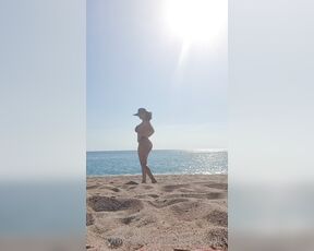 Rabeche Rayalla aka rabecherayalla OnlyFans Video - last days of sun, tanning vitamin D on my skin with the bikini mark últimos días