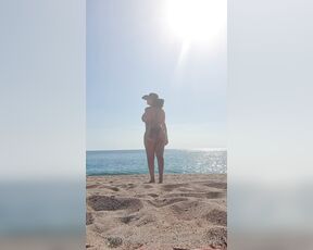 Rabeche Rayalla aka rabecherayalla OnlyFans Video - last days of sun, tanning vitamin D on my skin with the bikini mark últimos días