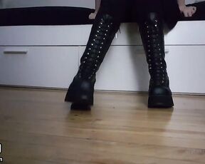 BoringKate aka boringkate OnlyFans Video - 03-05-2019 - Goth boots