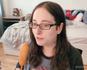 BoringKate aka boringkate OnlyFans Video - 11-08-2023 - How to eat a corn dog