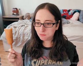 BoringKate aka boringkate OnlyFans Video - 11-08-2023 - How to eat a corn dog