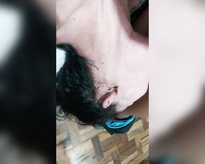 Klixto aka klixto OnlyFans Video - 10-04-2020 - De ponta cabeça para ver se consigo engolir tudo, mais tá difícil com a grossura dessa