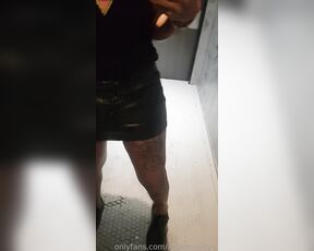 Angee  Conty aka angeeconty1 OnlyFans Video - 06-03-2019 - mmmm minifalda con sorpresa