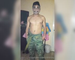 Roxy trans aka transroxy OnlyFans Video - 07-25-2022 - Caliente militar enmascarado, tengo sexo con un fanático de mis videos es un Soldado del ejército