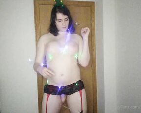 Sophie Kate aka sophie_stikated OnlyFans Video - 12-10-2020 - CW This video has flashing lights Heres the real rock around the christmas tree Ive decorated