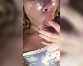 Sofie Lollipop aka lollipopsofie OnlyFans Video - 12-06-2023 - nothing like ending the night with milk in your mouth