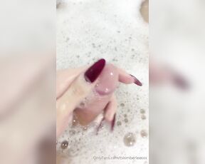 TS Kimberlee aka Tskimberleexxx OnlyFans - Jerking in the bath tube