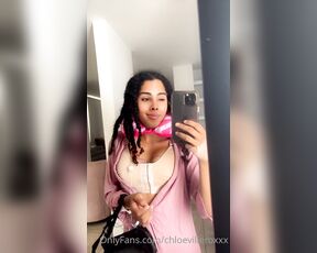 Ts Chloé Chantelle aka chloevilleroxxx OnlyFans Video - 05-19-2023 - Hola mis amores buenas tardes ya estoy en casa con muchos dolores pero para verse bella