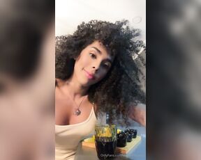 Ts Chloé Chantelle aka chloevilleroxxx OnlyFans Video - 08-23-2024 - Probando empanaditas colombianas  recuerden que yo soy venezolana  porque siempre me preguntan  jaja