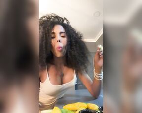 Ts Chloé Chantelle aka chloevilleroxxx OnlyFans Video - 08-23-2024 - Probando empanaditas colombianas  recuerden que yo soy venezolana  porque siempre me preguntan  jaja