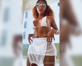 Tastytrap-19 aka tastytrap-19 - 08-02-2022 OnlyFans Video - Who wanna take my bikini  off