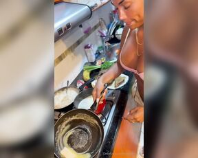 Tastytrap-19 aka tastytrap-19 - 10-25-2023 OnlyFans Video - Would you like me cooking for you