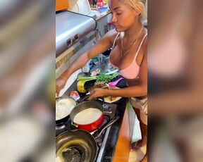 Tastytrap-19 aka tastytrap-19 - 10-25-2023 OnlyFans Video - Would you like me cooking for you