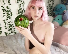 BubblePinkElle aka bubblepinkelle - 12-13-2022 OnlyFans Video - Some more melon for you