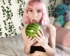 BubblePinkElle aka bubblepinkelle - 12-13-2022 OnlyFans Video - Some more melon for you