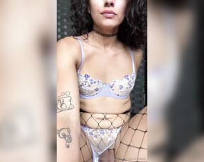 Alisia Rae aka alisiaraee - 08-02-2024 OnlyFans Video - I got a new toy I thought Id try it out for you guys