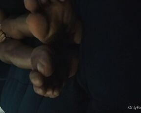 Hoodho aka hoodho - 03-25-2021 OnlyFans Video - FETISH video request curling my toes