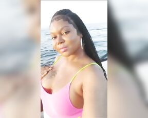 Hoodho aka hoodho - 08-27-2023 OnlyFans Video - baddie boat ride was partying with some friends on the beach when we saw a man