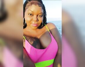 Hoodho aka hoodho - 08-27-2023 OnlyFans Video - baddie boat ride was partying with some friends on the beach when we saw a man